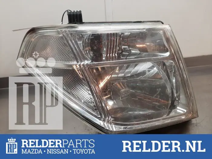 Headlight, right Nissan Navara