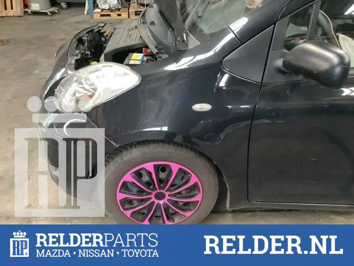 Scherm links-voor Toyota Yaris