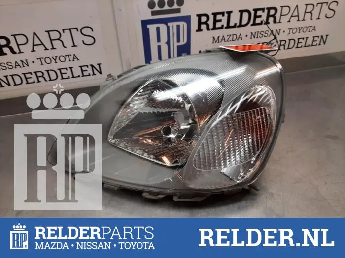 Headlight, left Toyota Yaris