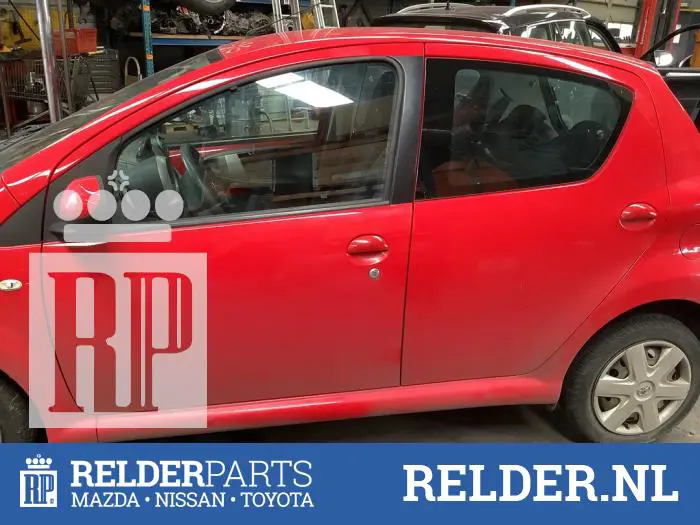 Portier 4Deurs links-voor Toyota Aygo