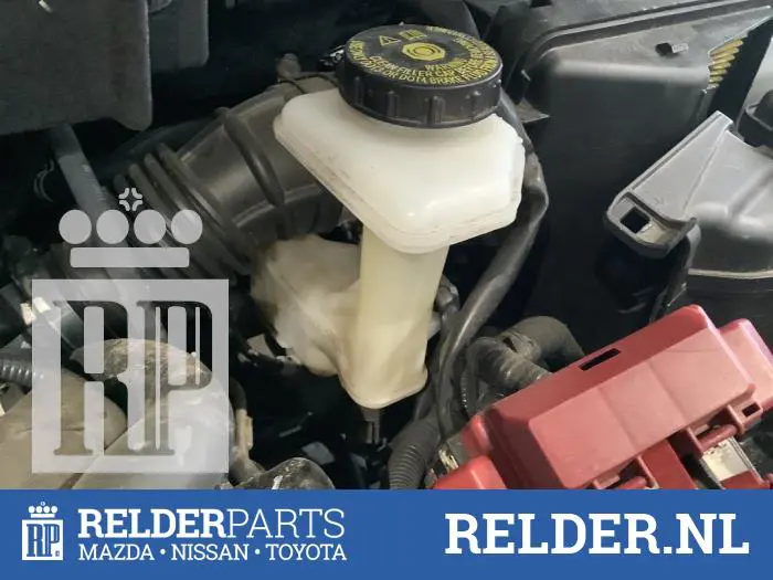 Master cylinder Nissan X-Trail