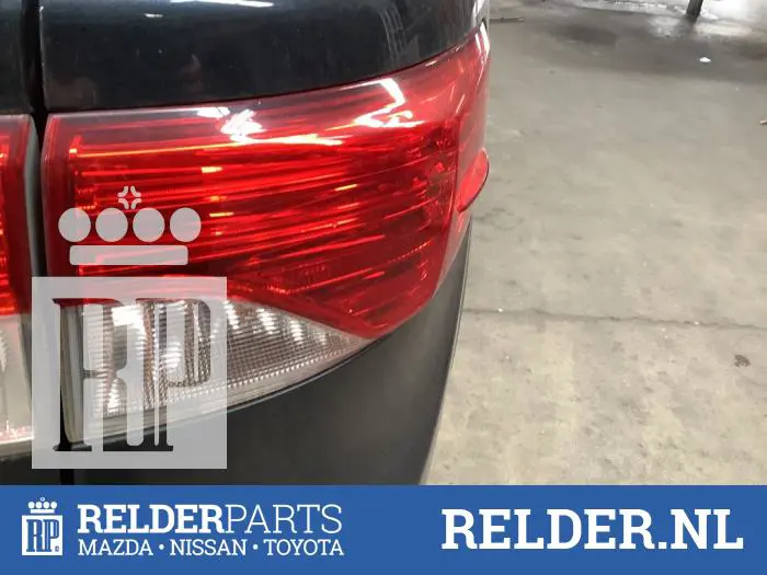 Taillight, right Toyota Avensis