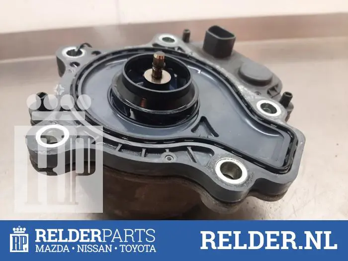 Water pump Toyota Auris