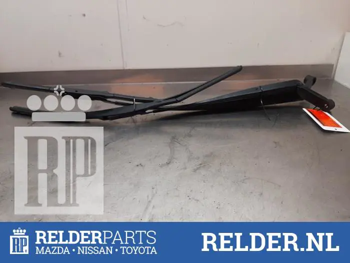 Front wiper arm Toyota Auris