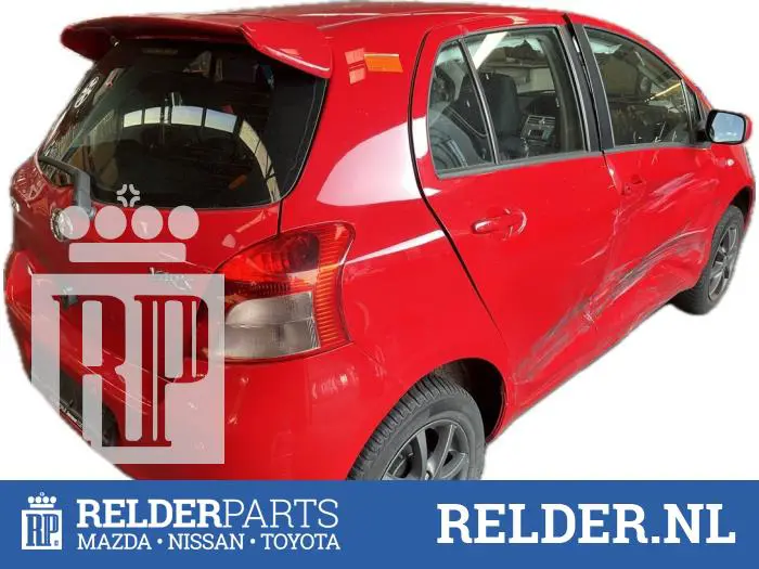 Ruitensproeierpomp achter Toyota Yaris