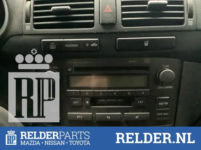 Radio CD player Toyota Avensis