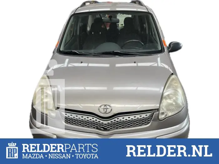 Front windscreen washer reservoir Toyota Yaris Verso