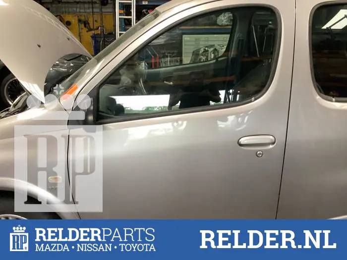 Door 4-door, front left Toyota Yaris Verso