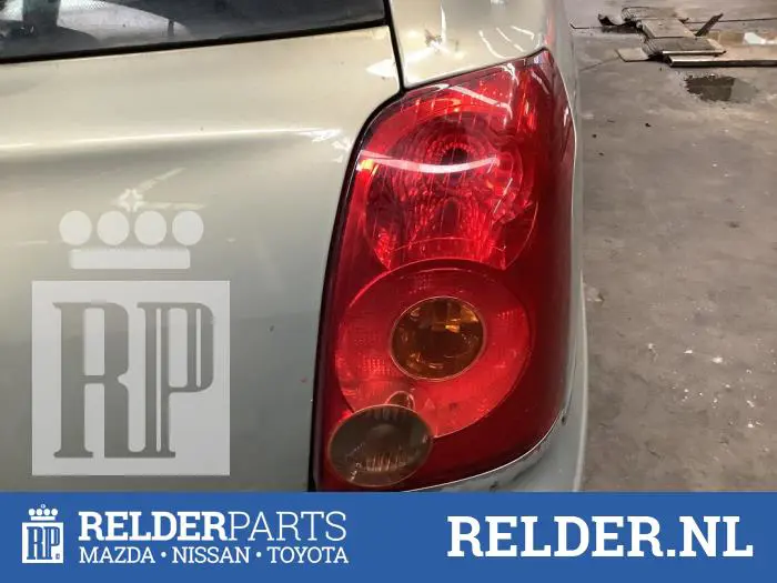 Taillight, right Toyota Avensis