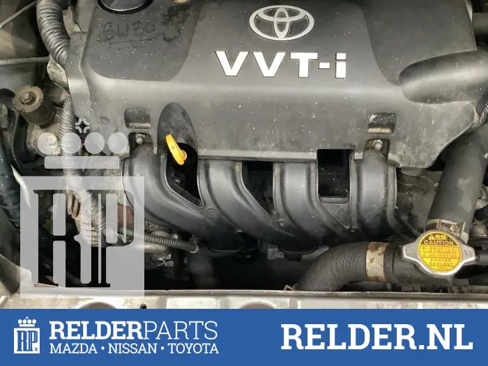 Intake manifold Toyota Yaris Verso