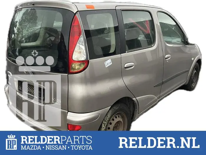 Gordelspanner midden achter Toyota Yaris Verso